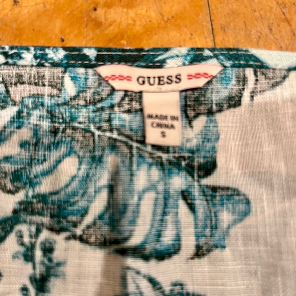 Guess Junglescape Crop Top - Picture 6 of 7